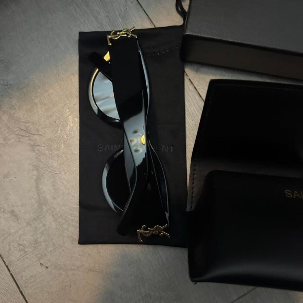 YSL Sunglasses - Picture 11 of 12